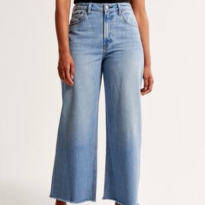 A&F High Rise Cropped Wide Leg